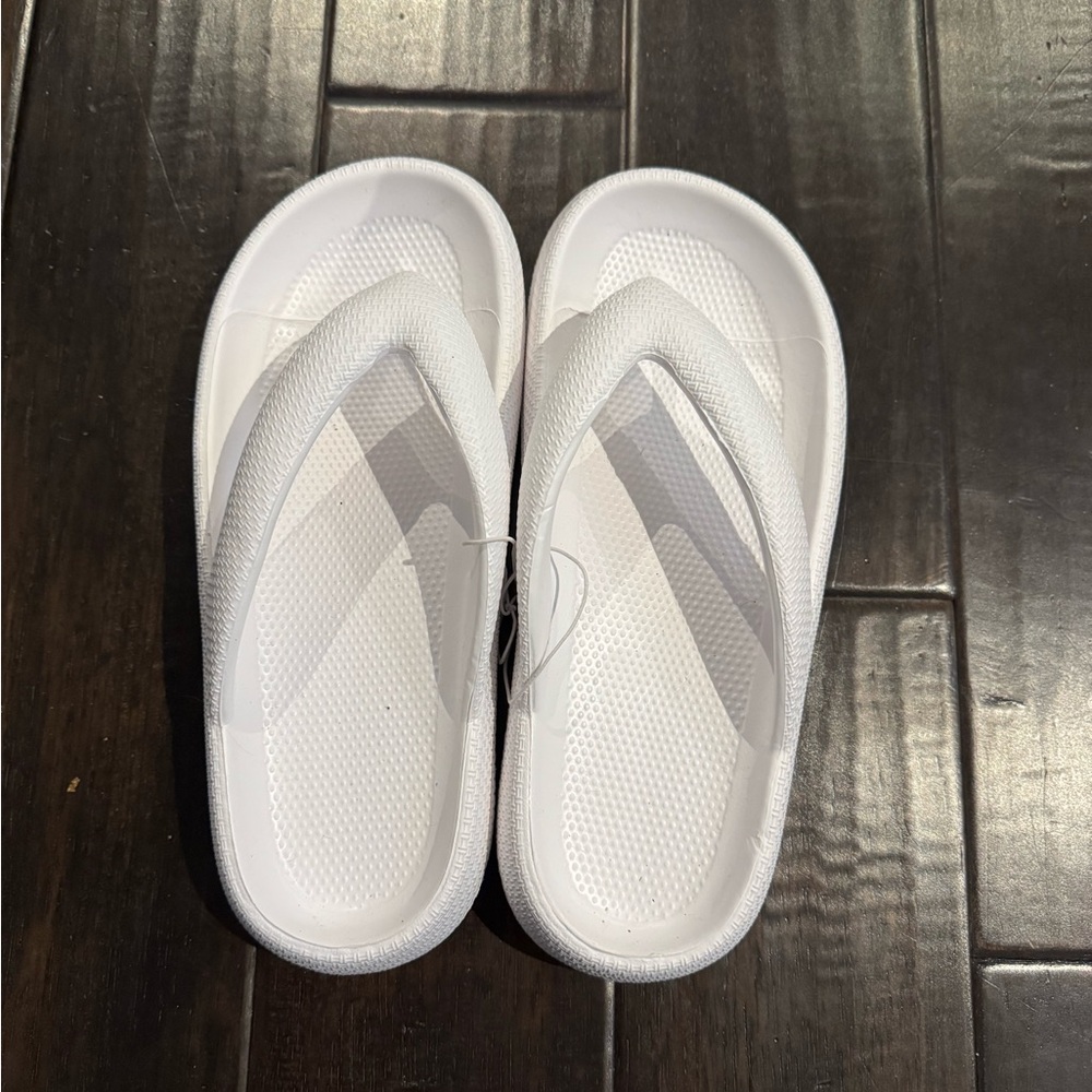 Cloud Slides White Flip Flops NWT